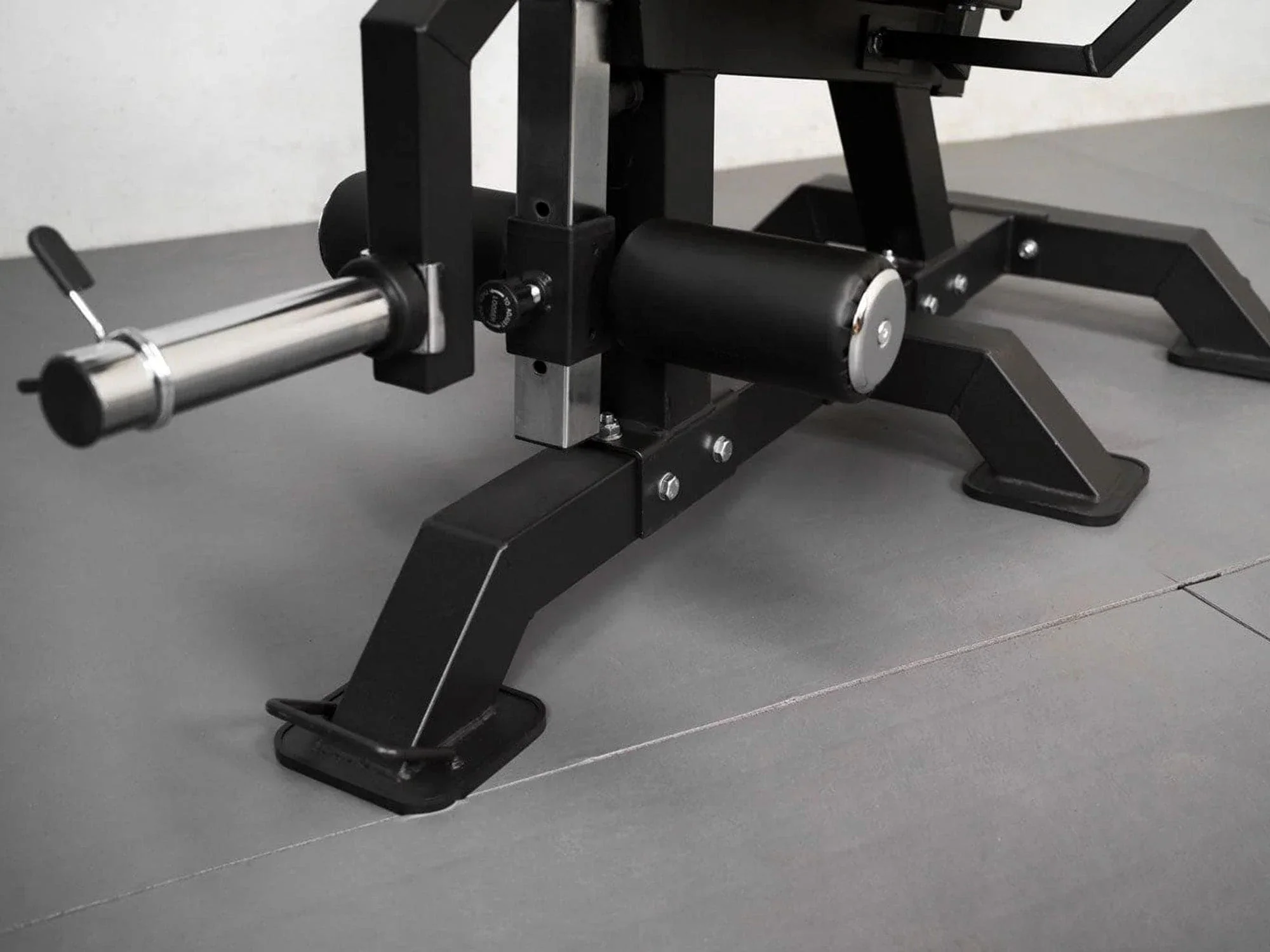 L4 Pro Series Plate Loaded Leg Extension & Prone Leg Curl - Image 12