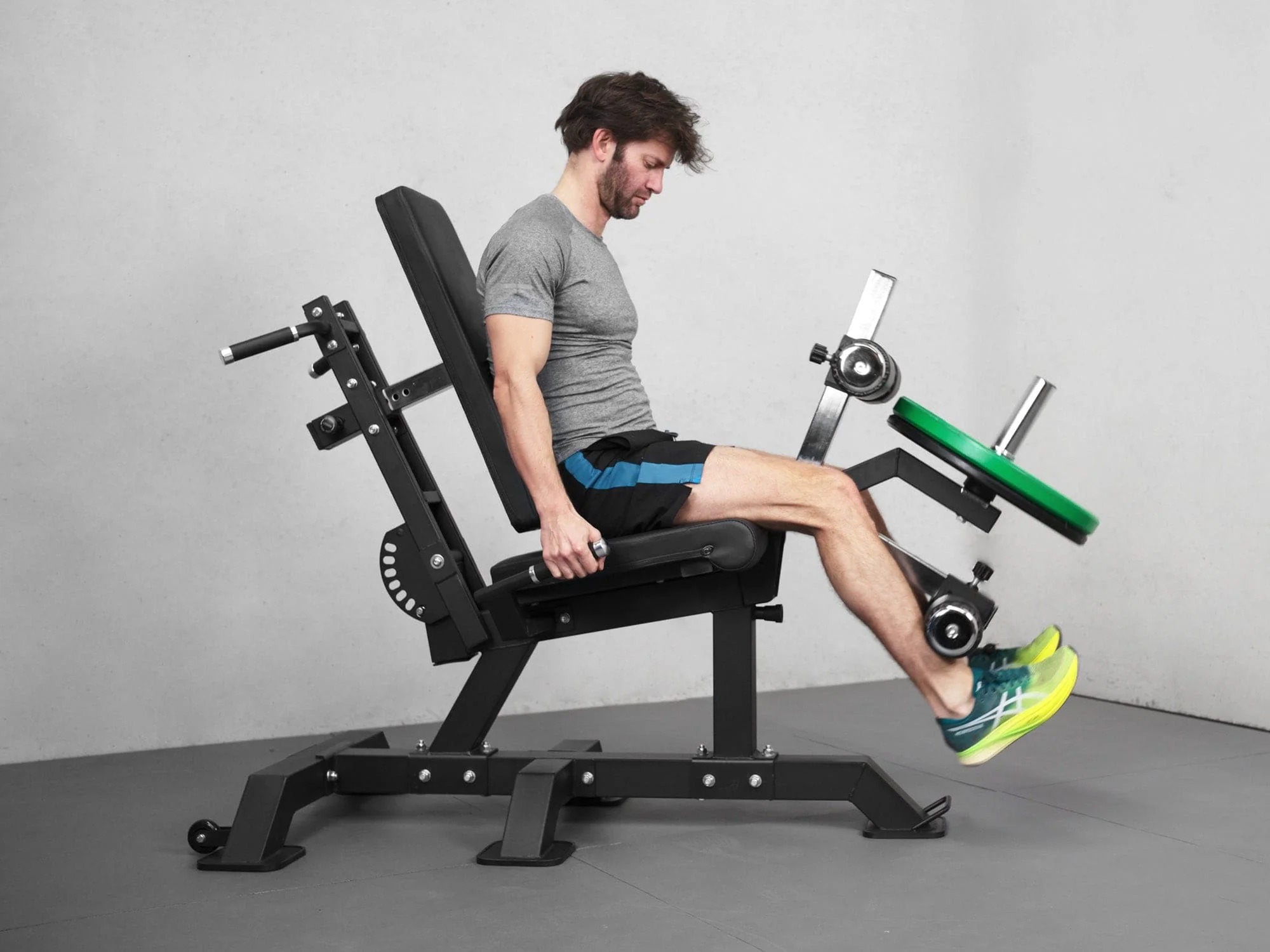 L4 Pro Series Plate Loaded Leg Extension & Prone Leg Curl - Image 8